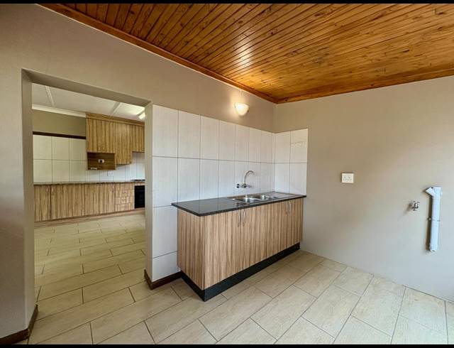 3 BEDROOM HOUSE FOR SALE IN SONNEVELD